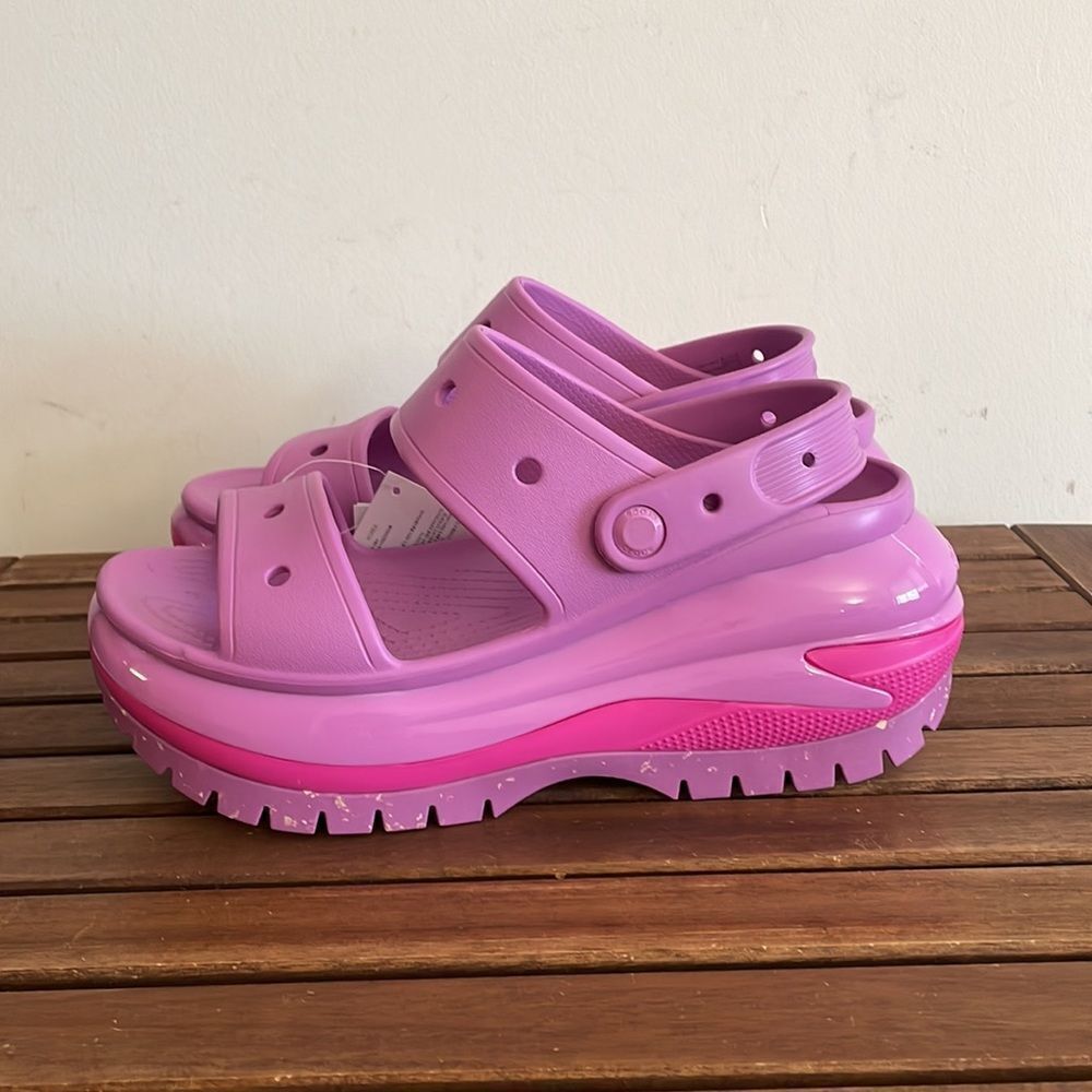 NWT Crocs Classic Mega Crush Platform Sandals Bubble Women Size 10 Men Size 8 - Picture 4 of 8